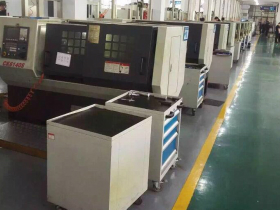 平床身數控車床